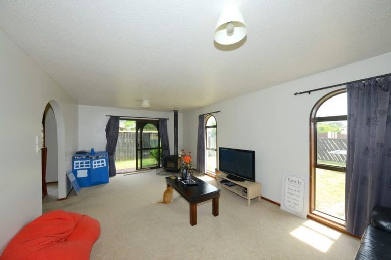 Photo of property in 15 William Street, Rolleston, 7614