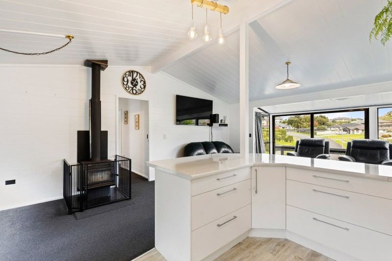 Photo of property in 87 Poplar Grove, Whalers Gate, New Plymouth, 4310