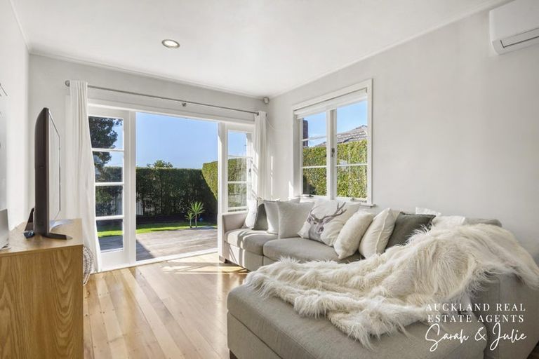 Photo of property in 422a Old Te Atatu Road, Te Atatu Peninsula, Auckland, 0610