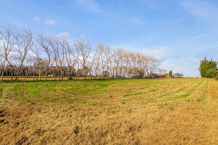 Photo of property in 76 Tawa Road, Kumeu, 0891