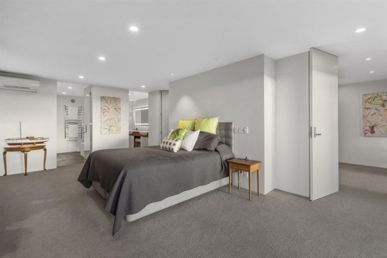 Photo of property in 2/272 Hurstmere Road, Takapuna, Auckland, 0622