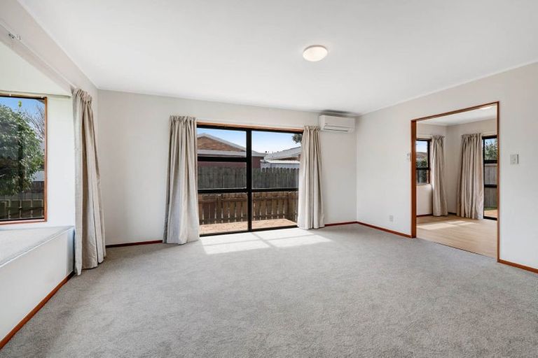 Photo of property in 1/131 Centreway Road, Orewa, 0931