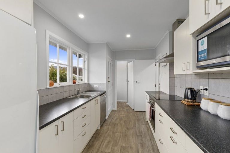 Photo of property in 9 Bonnie Glen Crescent, Ebdentown, Upper Hutt, 5018