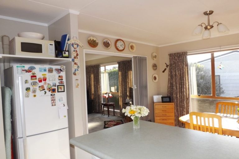 Photo of property in 10 Te Kama Street, Levin, 5510