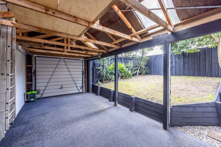 Photo of property in 17 Winery Way, Henderson, Auckland, 0612