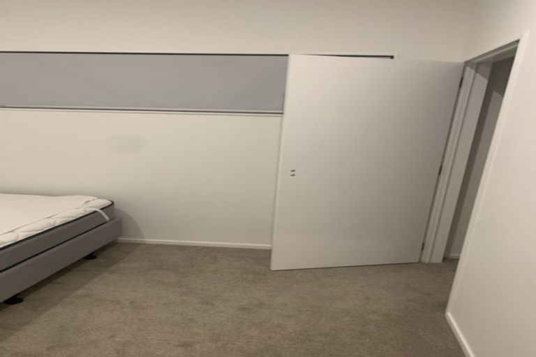 Photo of property in 1/21 Newham Place, Henderson, Auckland, 0612