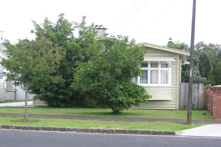 Photo of property in 6 Linwood Avenue, Mount Albert, Auckland, 1025