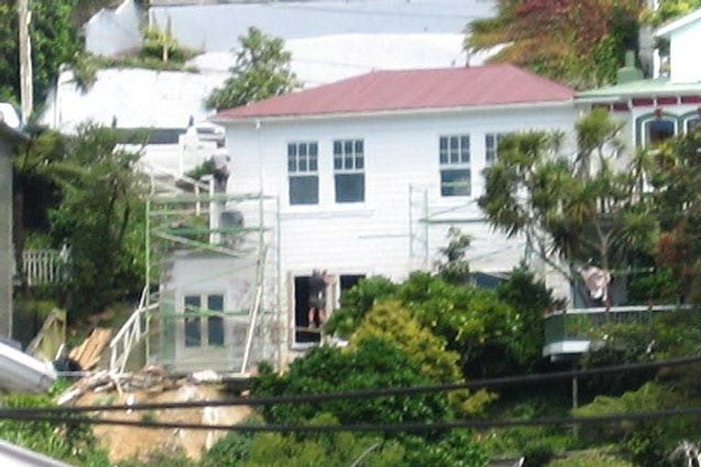 Photo of property in 32 Maarama Crescent, Aro Valley, Wellington, 6021