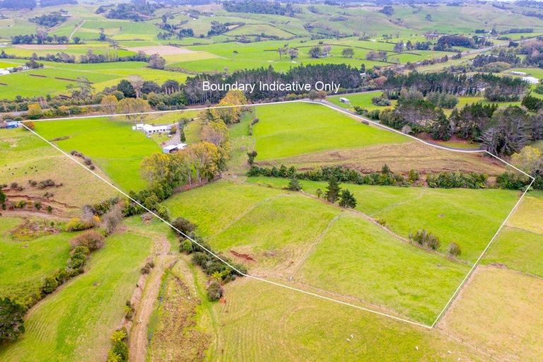 Photo of property in 32 Davis Road, Waiongana, Inglewood, 4389