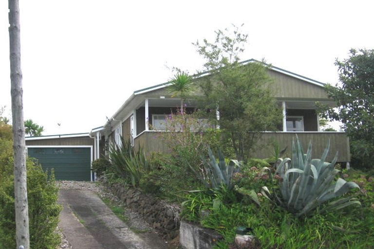 Photo of property in 27 Derwent Crescent, Titirangi, Auckland, 0604