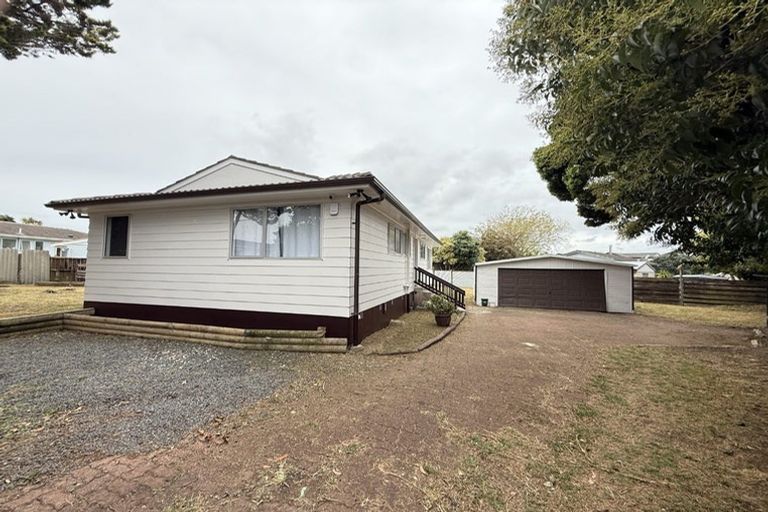 Photo of property in 20 Becker Drive, Weymouth, Auckland, 2103