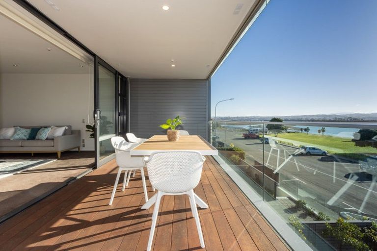 Photo of property in 306/7 Humber Street, Pandora, Napier, 4110