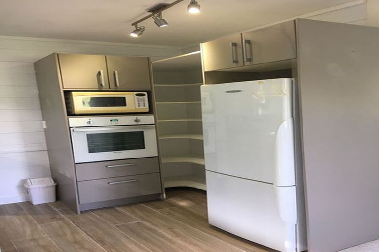 Photo of property in 11 Kereru Grove, Greenhithe, Auckland, 0632