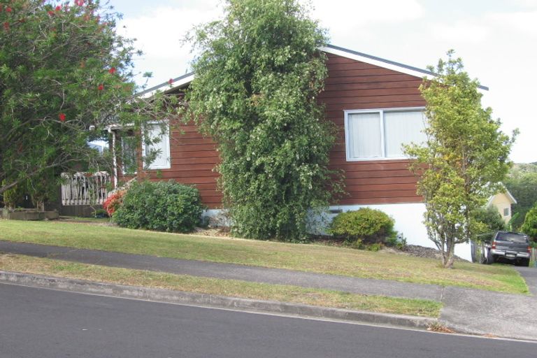 Photo of property in 2/10 Witheford Drive, Bayview, Auckland, 0629