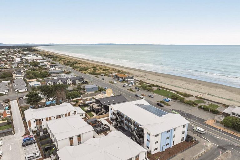 Photo of property in 85a Marine Parade, North New Brighton, Christchurch, 8083