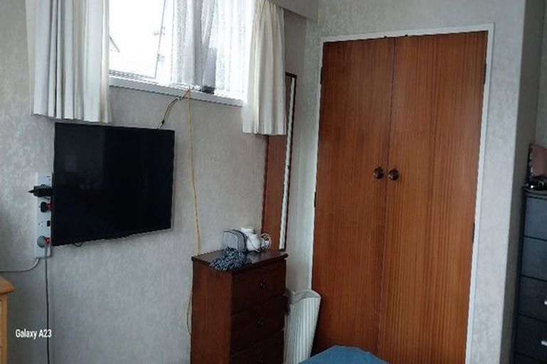 Photo of property in 2/166 Waterloo Road, Hutt Central, Lower Hutt, 5010