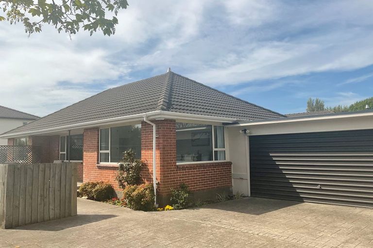 Photo of property in 16 Worthy Street, Ilam, Christchurch, 8041