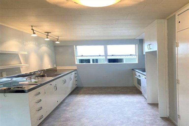 Photo of property in 159 Regent Street, Martinborough, 5711