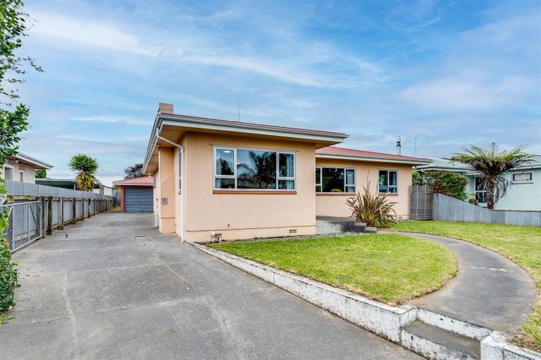 Photo of property in 27 Shackleton Street, Maraenui, Napier, 4110