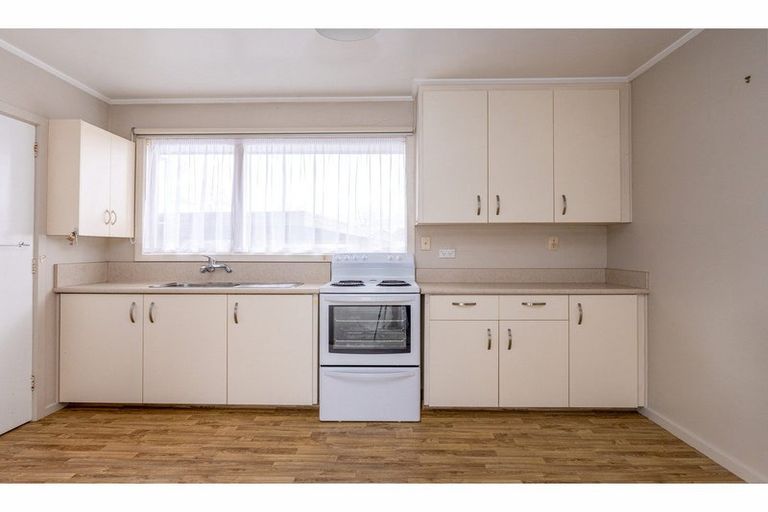 Photo of property in 1-11/94 Avenue Road, West End, Timaru, 7910