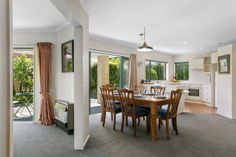 Photo of property in 30 Fairview Terrace, Waipahihi, Taupo, 3330
