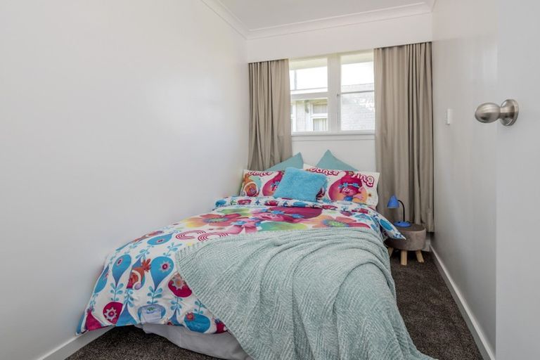 Photo of property in 98 Queen Street West, Levin, 5510
