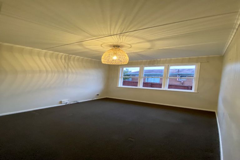 Photo of property in 65 Farquhar Road, Glendene, Auckland, 0602