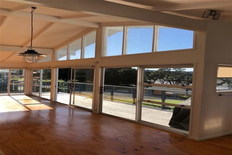 Photo of property in 11 Dalton Road, Snells Beach, 0920