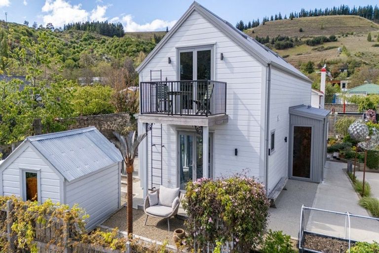 Photo of property in 21 Sunderland Street, Clyde, 9330