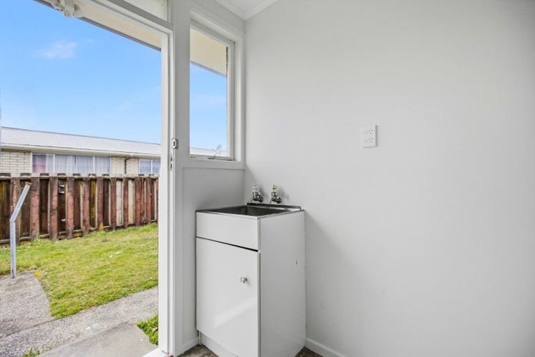 Photo of property in 5a-c Pohutukawa Drive, Tokoroa, 3420