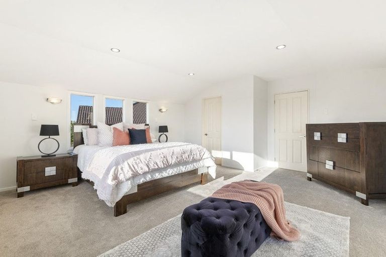 Photo of property in 6 Kittiwake Drive, Schnapper Rock, Auckland, 0632