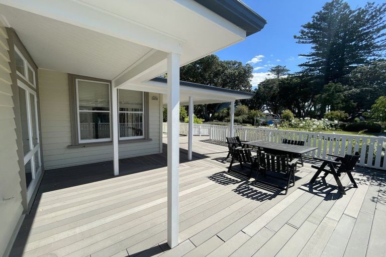 Photo of property in 212 Lake Road, Northcote, Auckland, 0627