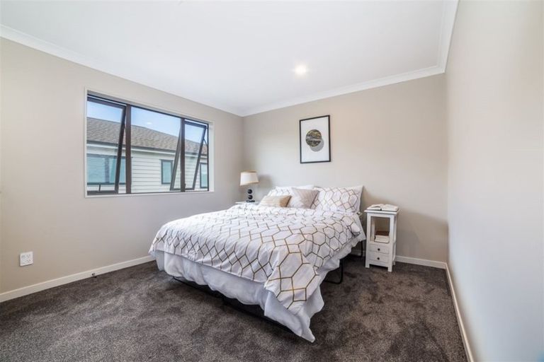 Photo of property in 17 Tawatawa Street, Long Bay, Auckland, 0630