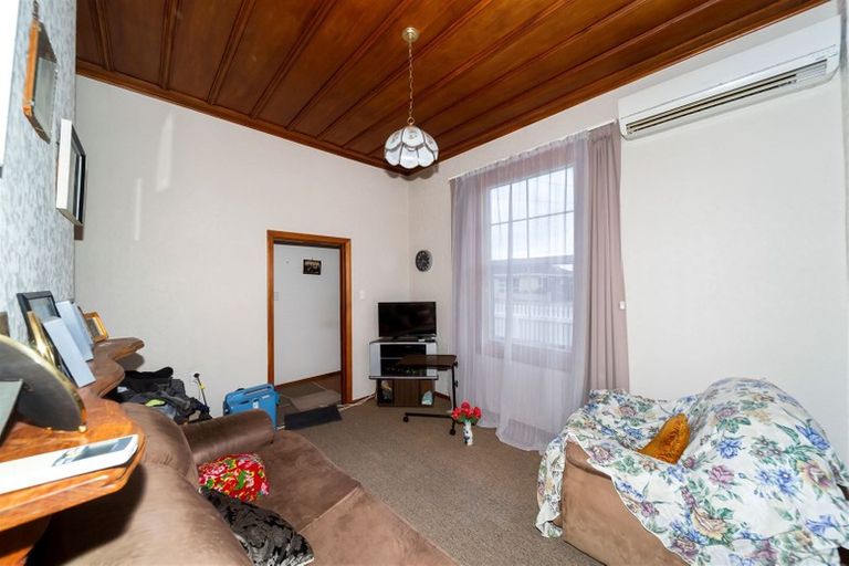 Photo of property in 16 Surrey Street, Hawera, 4610