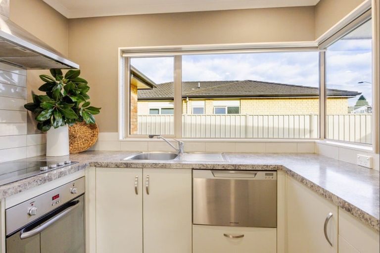 Photo of property in 7a Avondale Road, Taradale, Napier, 4112