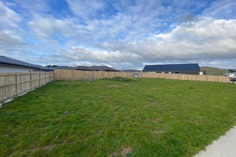 Photo of property in 8 Sardinia Grove, Fitzherbert, Palmerston North, 4410