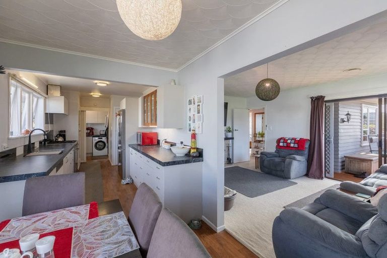 Photo of property in 15 Kauri Street, Taradale, Napier, 4112