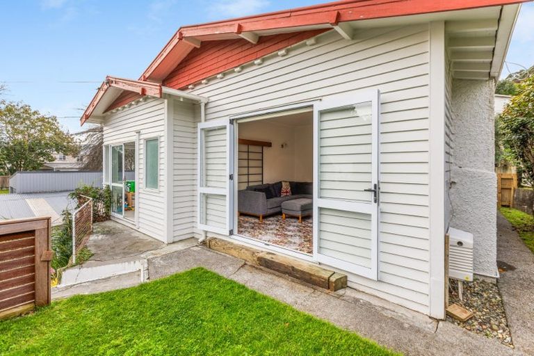 Photo of property in 13 Bracken Street, New Plymouth, 4310