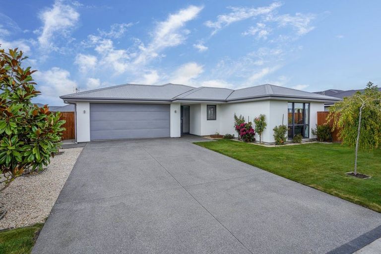 Photo of property in 71 Kippenberger Avenue, Rangiora, 7400