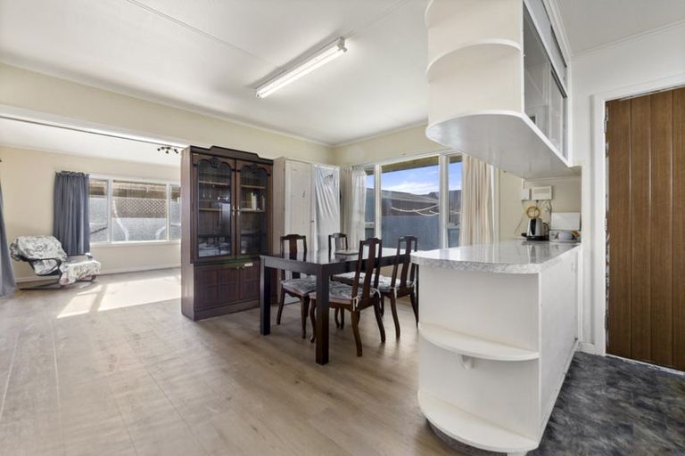 Photo of property in 27 Curletts Road, Sockburn, Christchurch, 8042