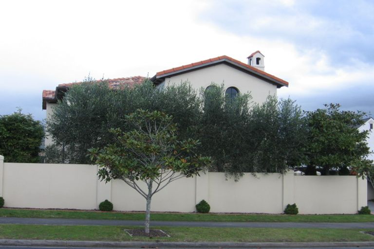 Photo of property in 3 Fairfield Lane, East Tamaki Heights, Auckland, 2016