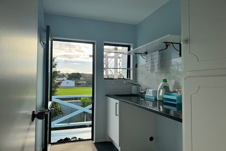 Photo of property in 2/112 Archers Road, Glenfield, Auckland, 0629