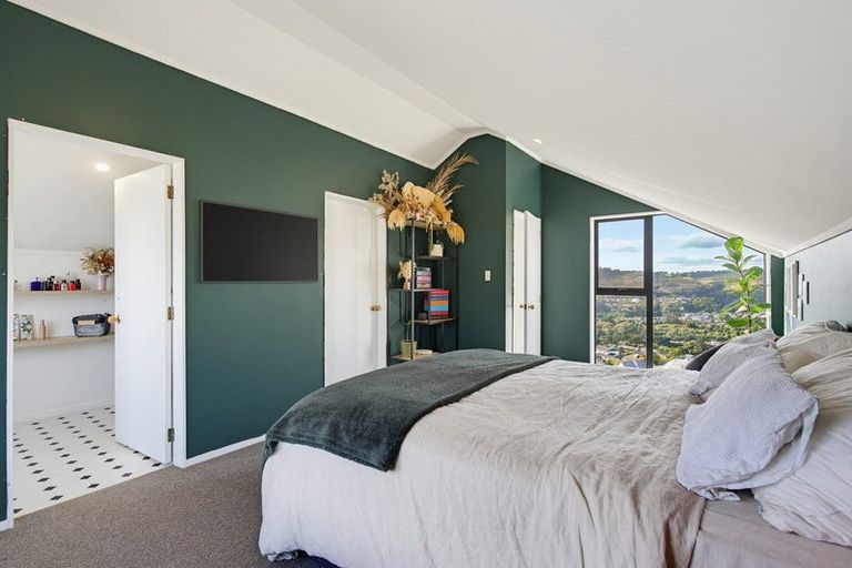 Photo of property in 10 Peter Button Place, Johnsonville, Wellington, 6037