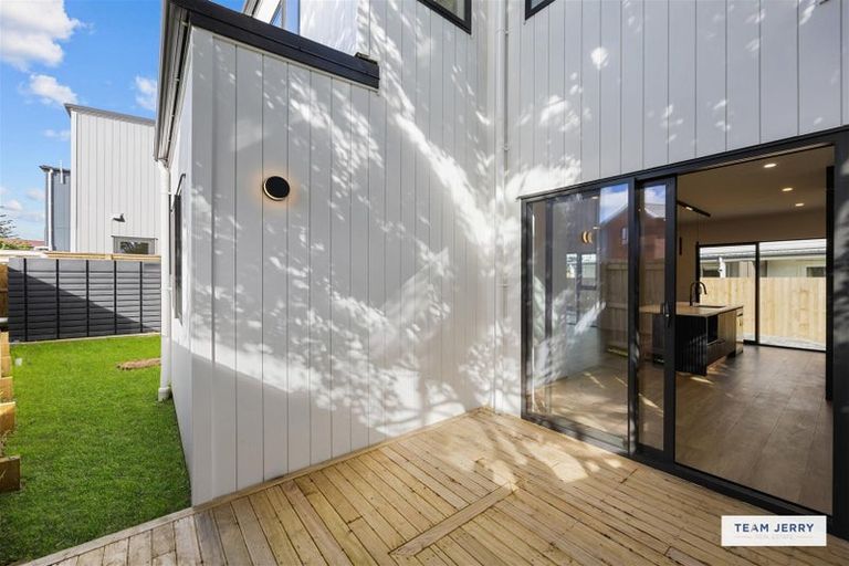 Photo of property in 339c Bucklands Beach Road, Bucklands Beach, Auckland, 2012