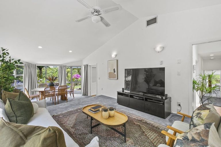 Photo of property in 379 Mangorei Road, Merrilands, New Plymouth, 4312