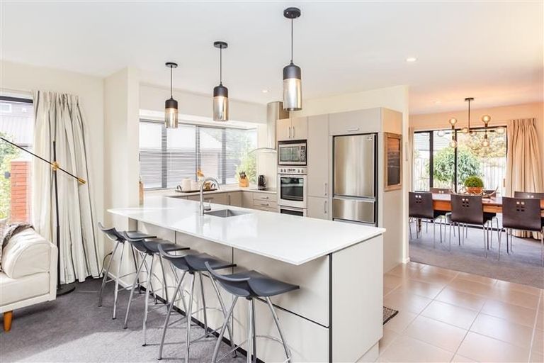 Photo of property in 8 Dorfold Mews, Avonhead, Christchurch, 8042