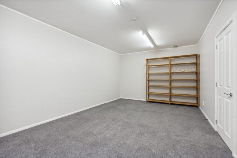 Photo of property in 41 Futuna Close, Karori, Wellington, 6012