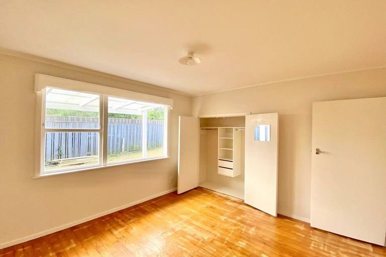 Photo of property in 19 Mcquarrie Avenue, Wattle Downs, Auckland, 2103