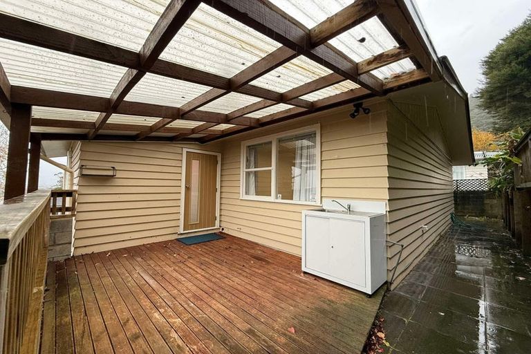 Photo of property in 16 Mission Street, Waterloo, Lower Hutt, 5011