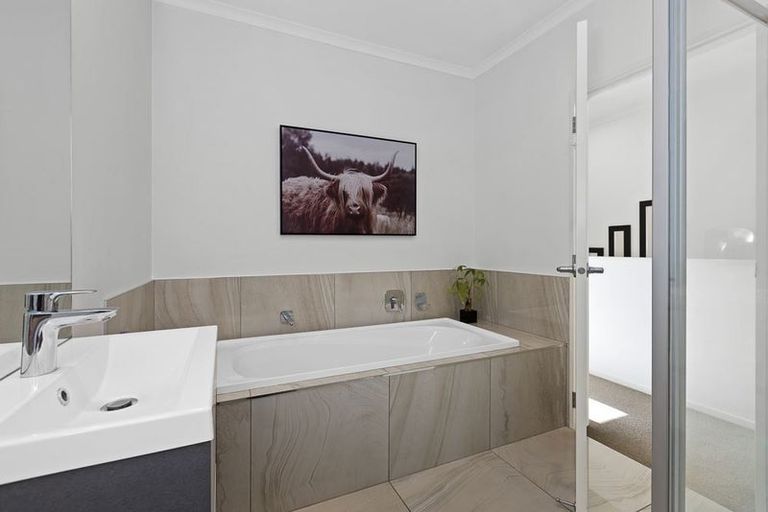 Photo of property in 6 Shelduck Way, Hobsonville, Auckland, 0616